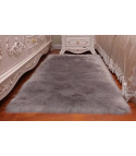 Rectangular fluffy carpet