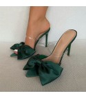 Bow heels